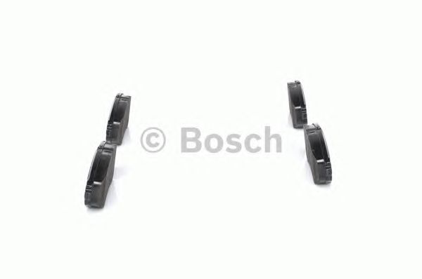 0986424818 BOSCH Гальмівні колодки до дисків BP9566